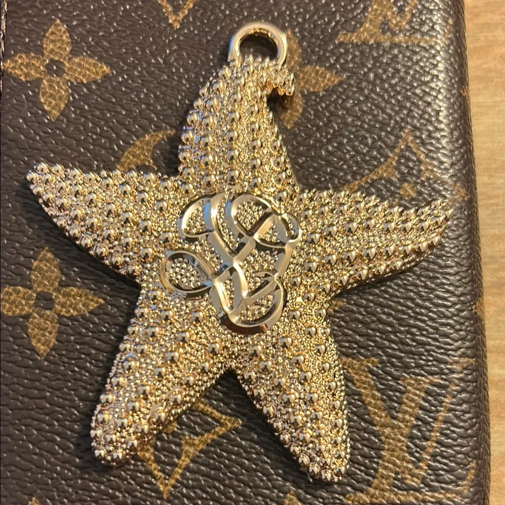 Louis Vuitton star fish pendant - Picture 5 of 7